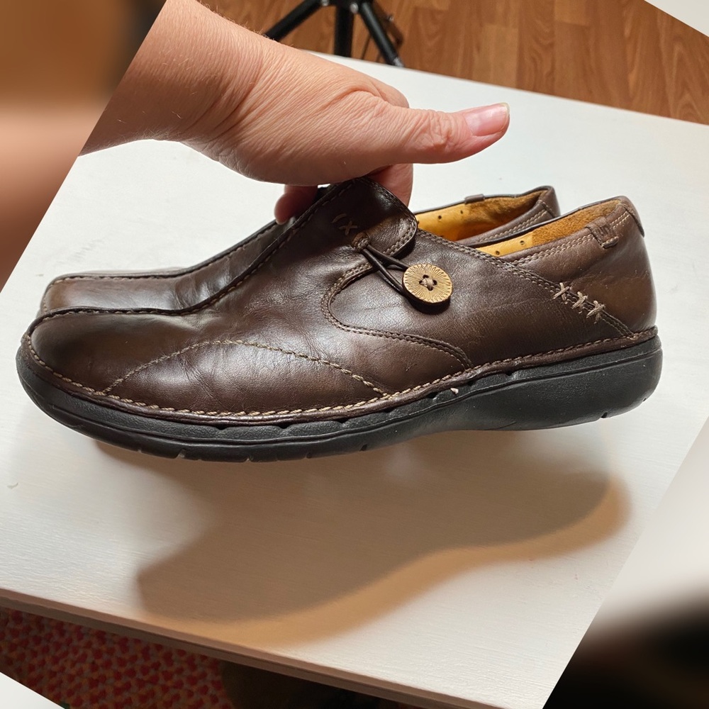 Structured Clarks Clogs Size 9.5 - image 5